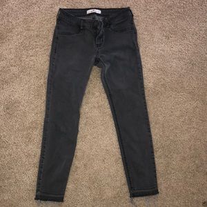 Hollister capri grey pants